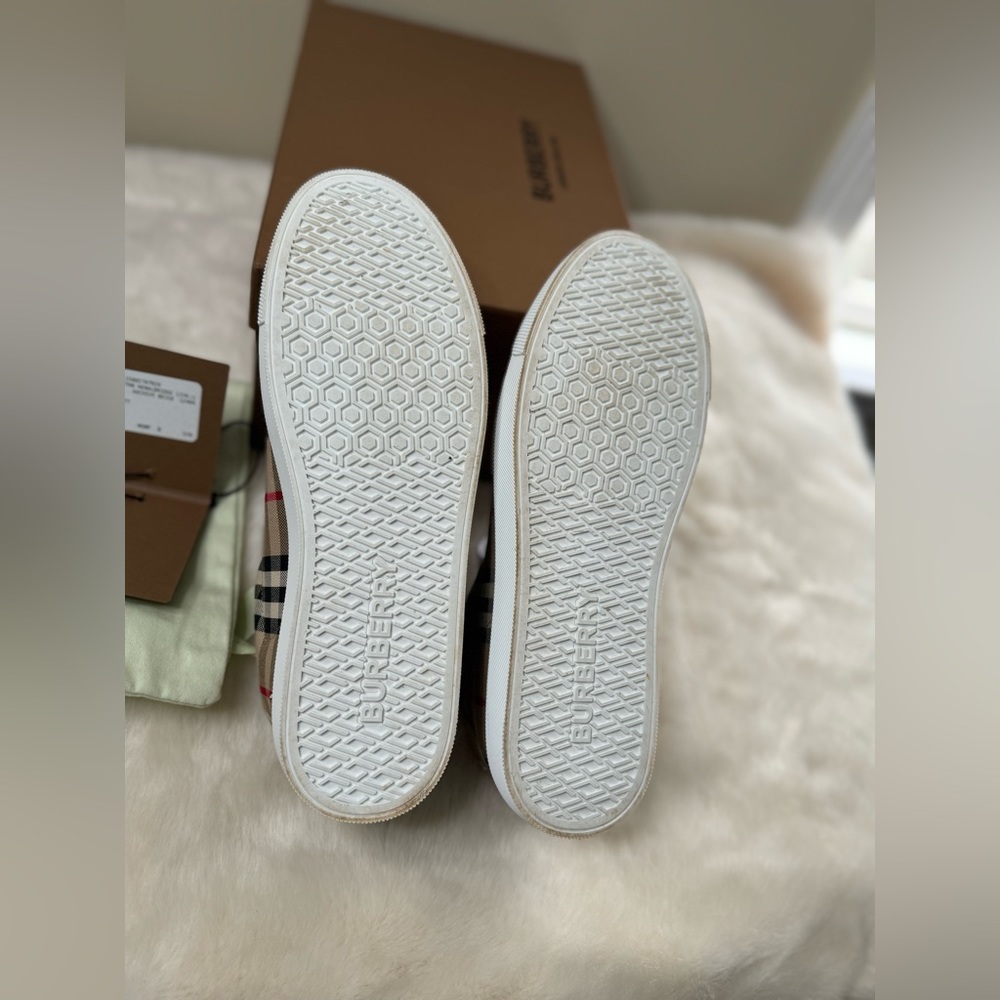 SOLD Burberry Women's Albridge Lace Up Sneakers - Picture 6 of 7